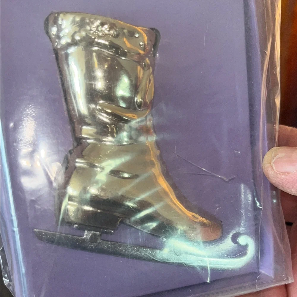 Department‎ 56 Silver Ice Skate Ornament
